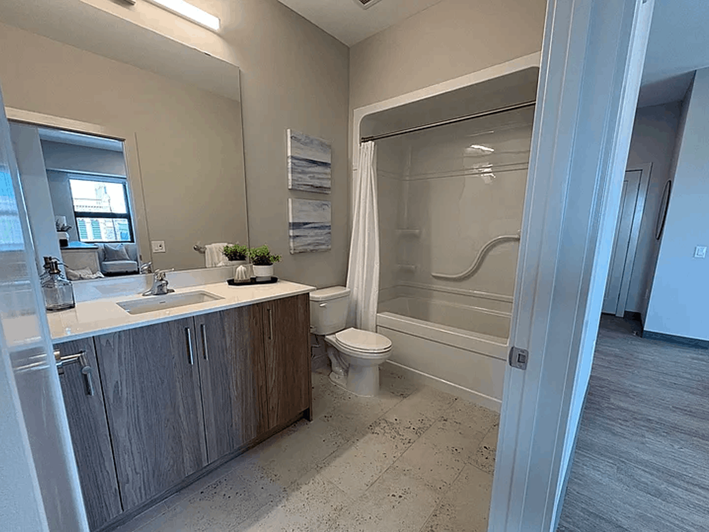 195 Dufferin