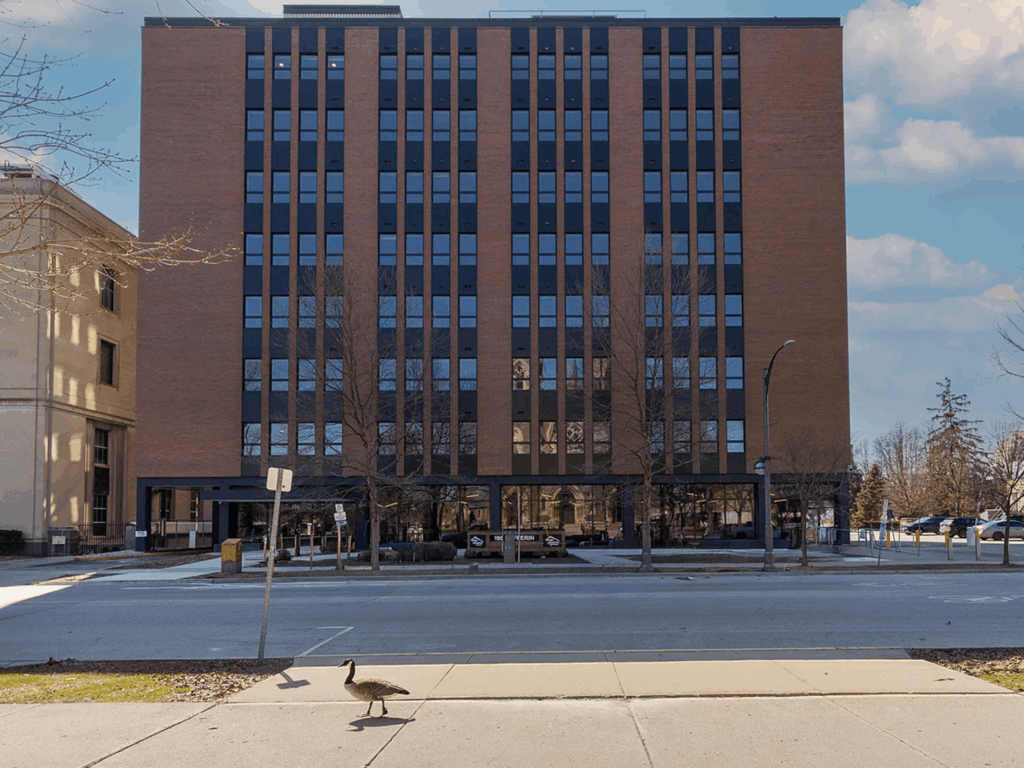195 Dufferin